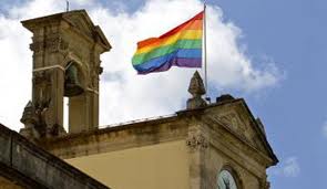 Photo of IU vuelve a pedir el izado de la bandera del arcoíris en el Ayuntamiento de Sevilla con motivo del Día del Orgullo LGTB