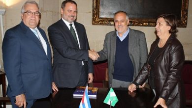 Photo of Intensa visita a Sevilla del nuevo embajador cubano
