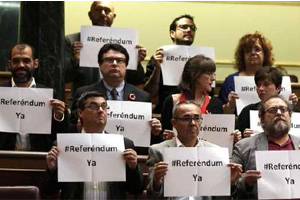 Photo of El bipartidismo monárquico niega el referéndum