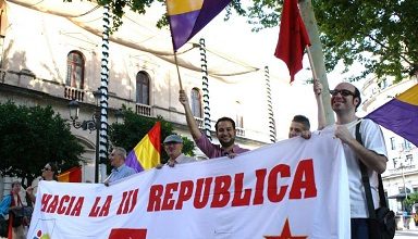 Photo of IU denuncia el cinismo y la cobardía de Espadas tras su negativa a izar la bandera republicana en el Ayuntamiento