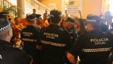 Photo of IU y Participa Sevilla vuelven a exigir la dimisión de Cabrera tras el último violento desalojo policial en el Ayuntamiento