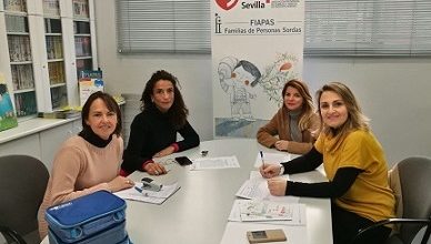 Photo of IU propone ampliar las ayudas para personas sordas de ‘Sevilla Solidaria’ a aquellas que no se comunican con lengua de signos