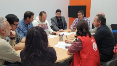 Photo of Ismael Sánchez (IU) muestra su apoyo al encierro de las secciones sindicales del Ayuntamiento contra la privatización de la limpieza en colegios