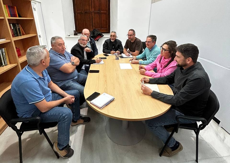 Photo of IU denuncia que el Ayuntamiento de Sevilla mantiene a 252 trabajadores del IMD con salarios sin regularizar desde 2010 mientras dispara un 143% el gasto en alta dirección